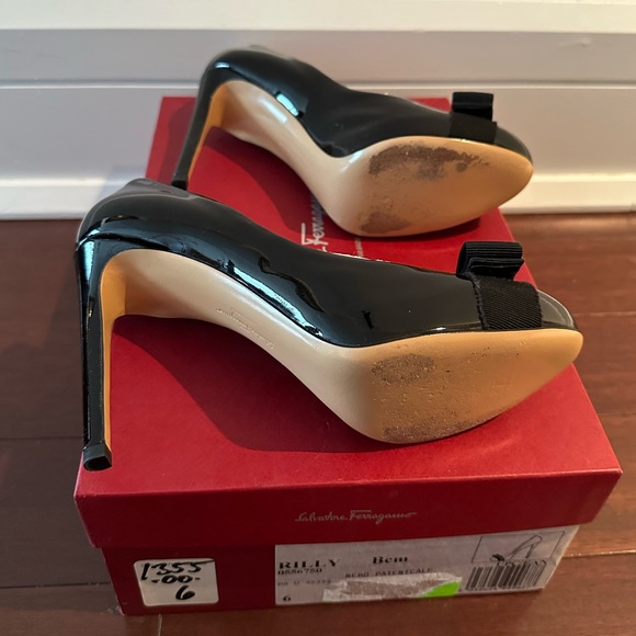 Salvatore Ferragamo Rilly Black Patent Leather Heels - size 6 - Picture 7 of 9